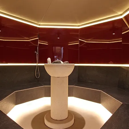 Luxury B&B August Hotel