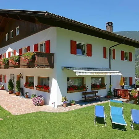 Szálloda Luxury August