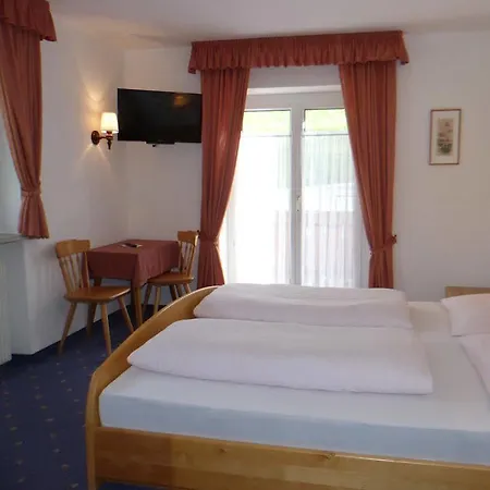 Luxury B&B August Hotel